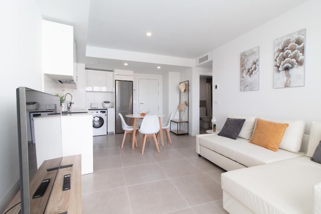 Global Properties, Apartamento Con Terraza Y Vistas A La Piscina En Gran Canet Canet d’En Berenguer Kültér fotó
