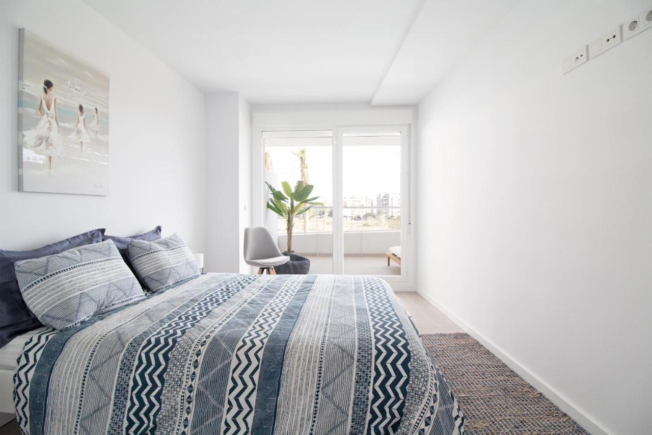 Global Properties, Apartamento Con Terraza Y Vistas A La Piscina En Gran Canet Canet d’En Berenguer Kültér fotó
